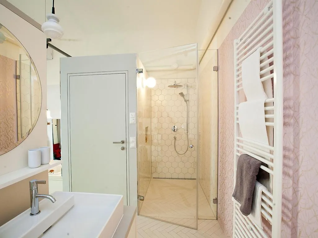 Graetzlhotel Karmelitermarkt Viena Hotel